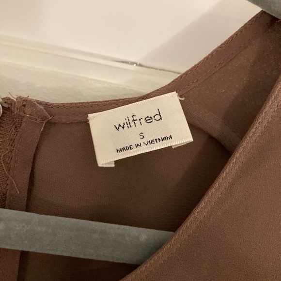 wilfred (aritzia) chiffon tank top blouse - Picture 3 of 3